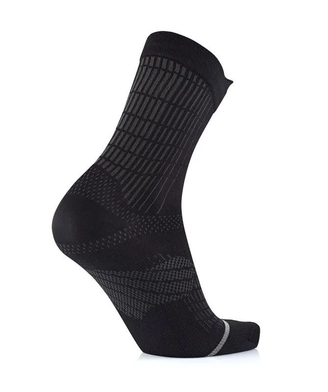 Calzino nero con motivi geometrici in grigio su sfondo bianco.