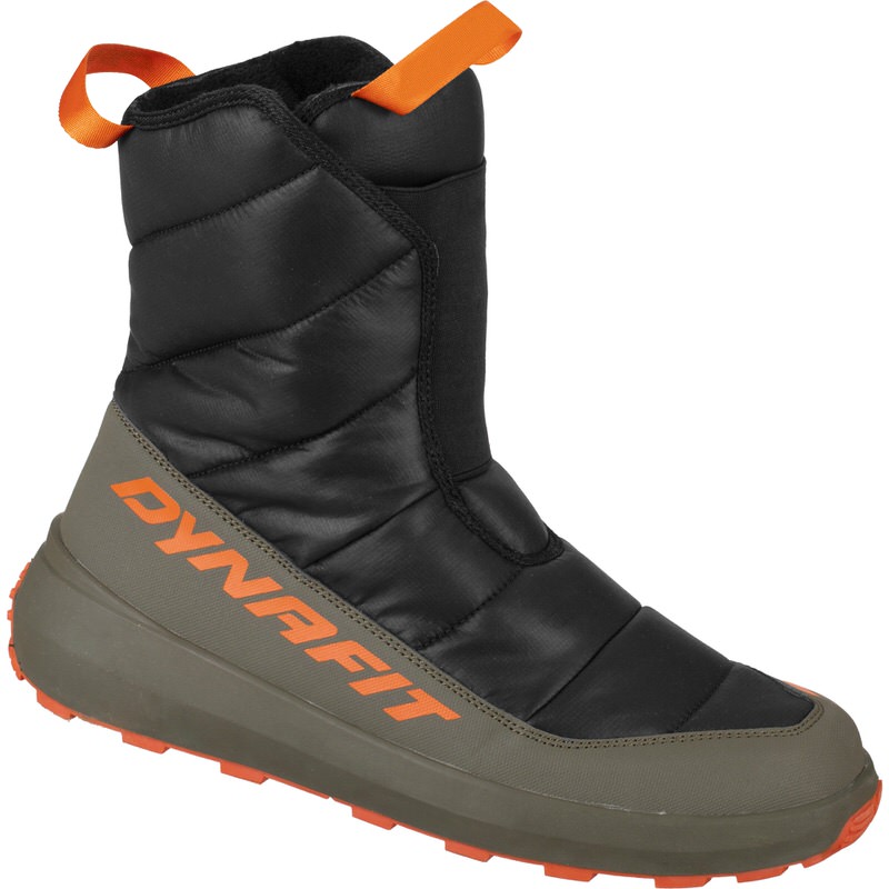 Winter Bootie: Schwarzer, gesteppter, halbhoher Schuh mit orangenen Details und "Dynafit"-Schriftzug an der Seite.