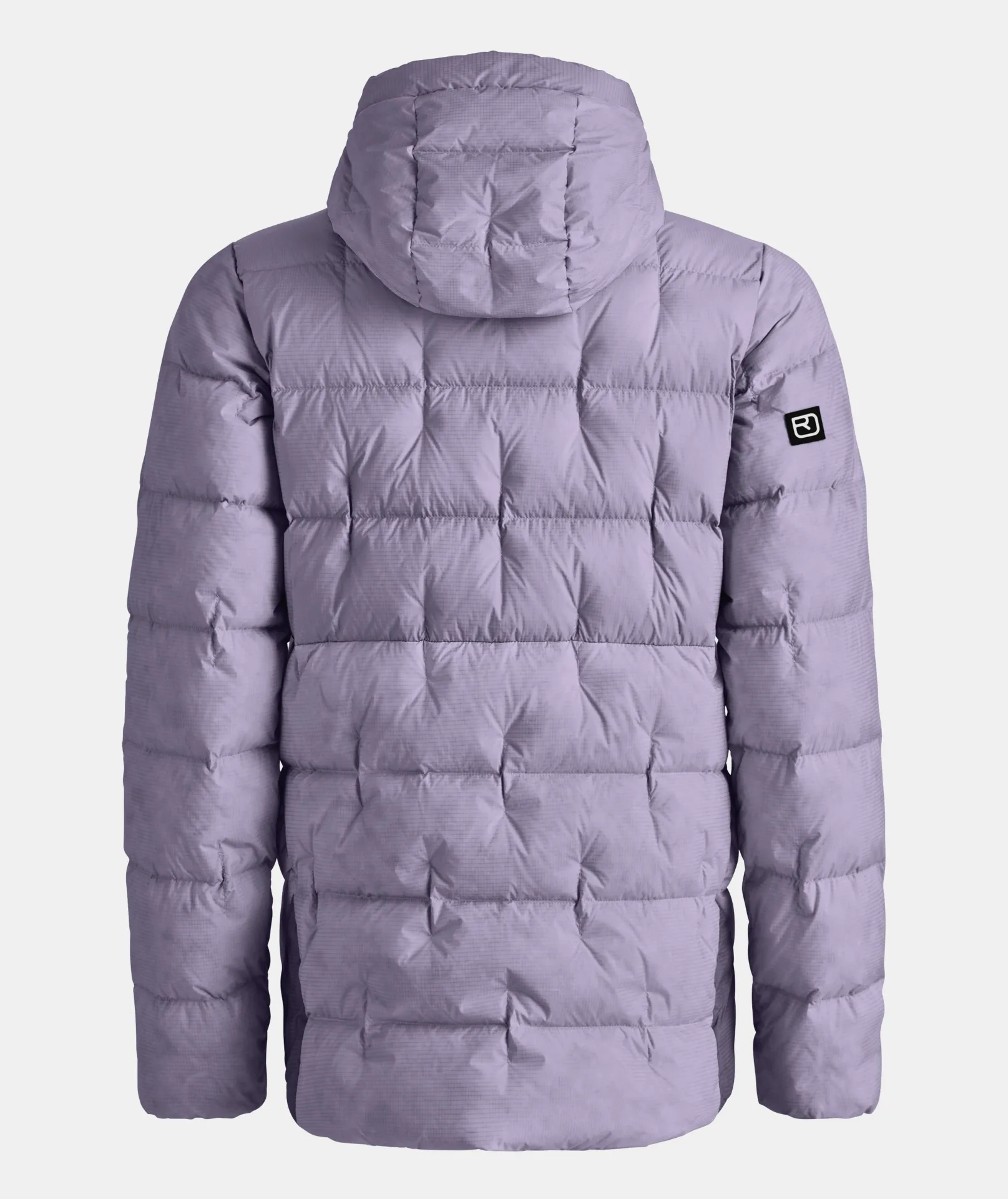 Lila Daunenjacke mit Kapuze, von hinten gesehen. Quadratische Steppung und Markenlogo am linken Ärmel.