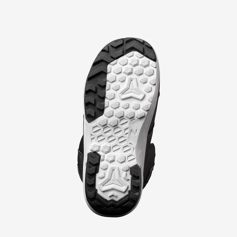 Schwarzer Nidecker Onyx Snowboard Boot für Damen, Detailaufnahme der Sohle mit schwarzem Rand und weißem Sechseckmuster.