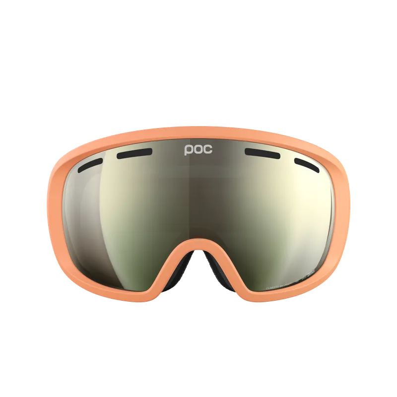 Pfirsichfarbene Skibrille mit verspiegelten Gläsern und schwarzem Innenfutter, frontal aufgenommen vor weißem Hintergrund.