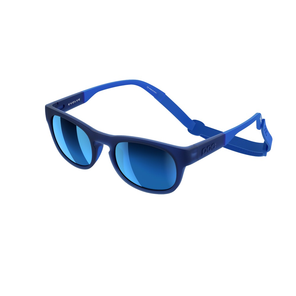 Blaue Pocito Evolve Sonnenbrille für Kinder mit blau verspiegelten Gläsern und passendem Brillenband.