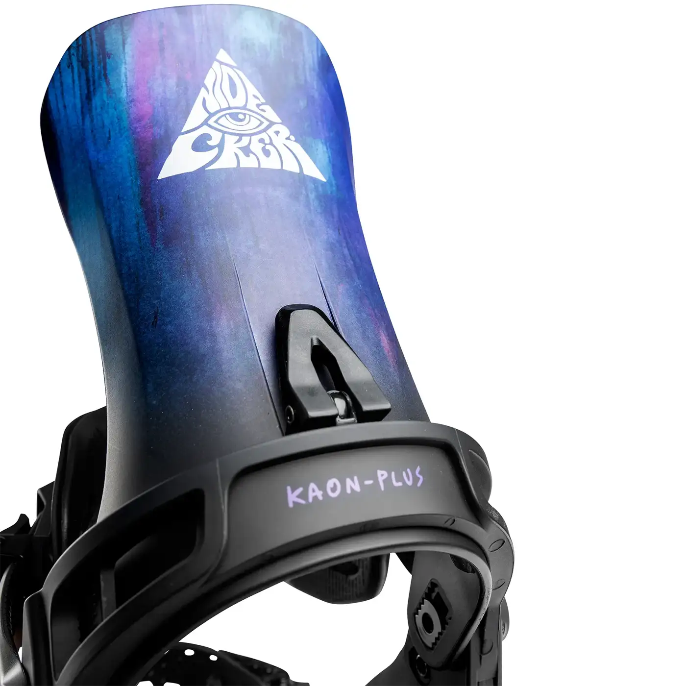 Schwarze Snowboardbindung mit blau-lila Muster, weißem Dreieckslogo und lila Schriftzug "KAON-PLUS" auf dem Fußteil.