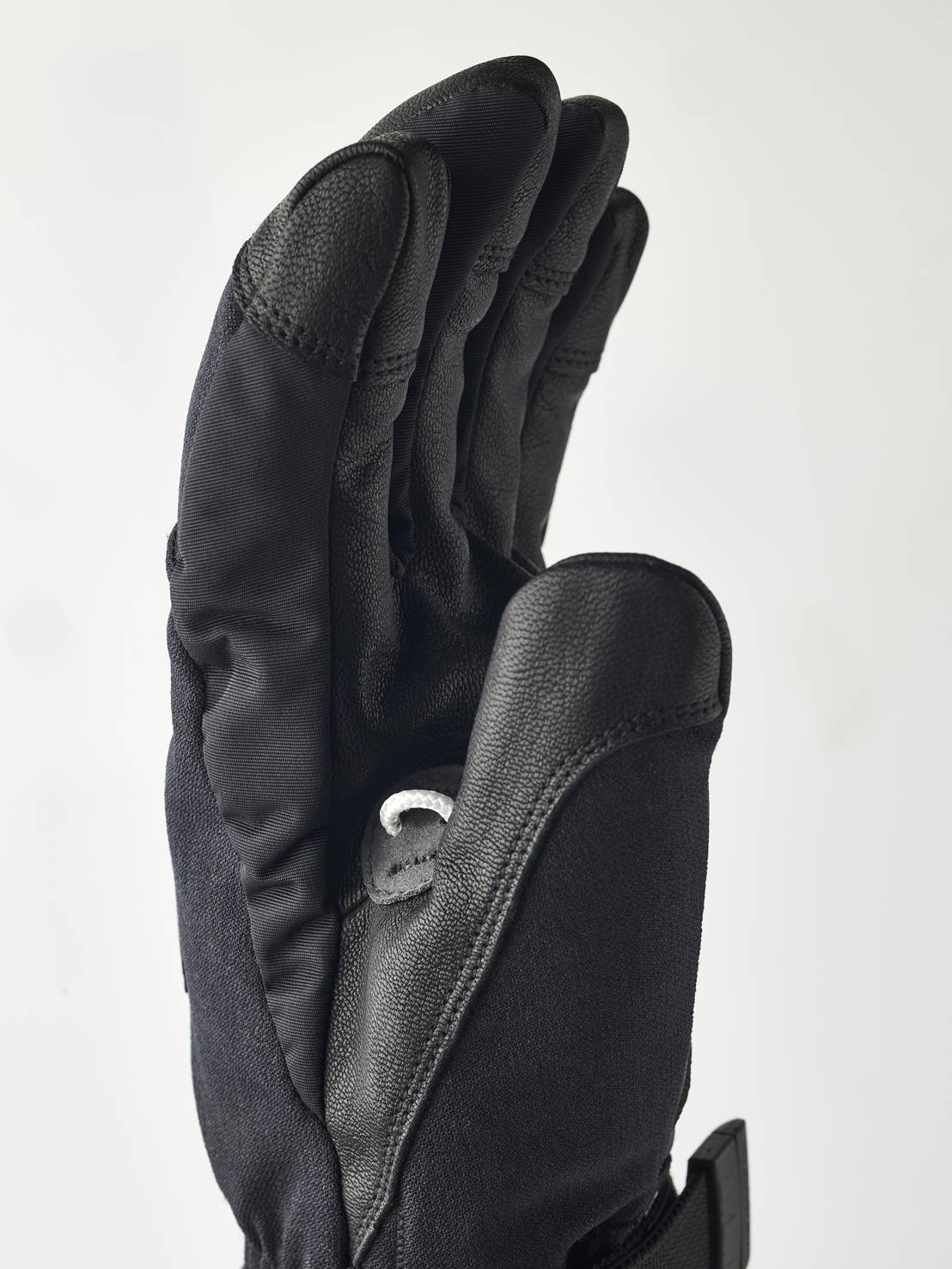 Hestra Trigger Skihandschuh schwarz, Innenhand mit Trigger-Oese