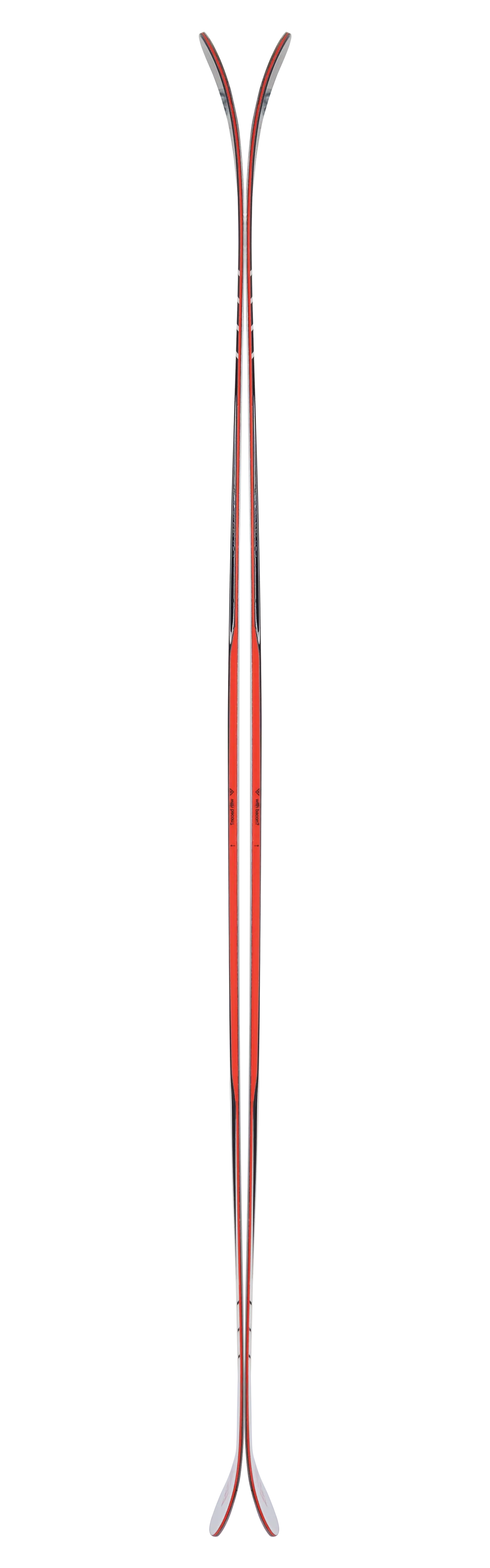 Deux skis Camox Black Crows, photographiés par en dessous, avec un design rouge et noir sur fond blanc.