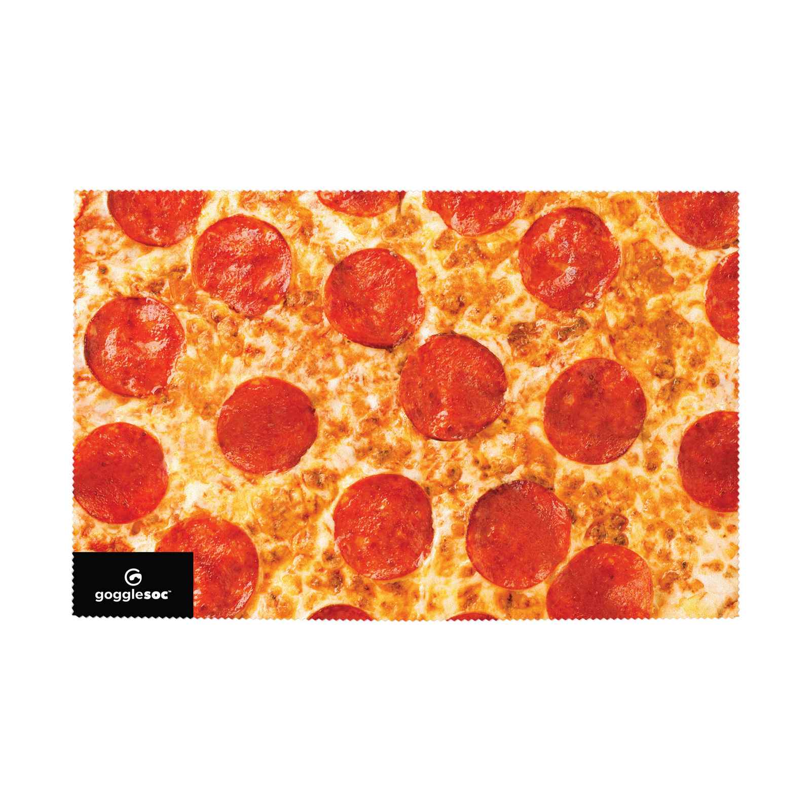 Textil mit Pizza-Muster: Salami-Scheiben auf Käse und Teig, zackiger Rand. Linke, untere Ecke mit kleinem, schwarzen Logo.