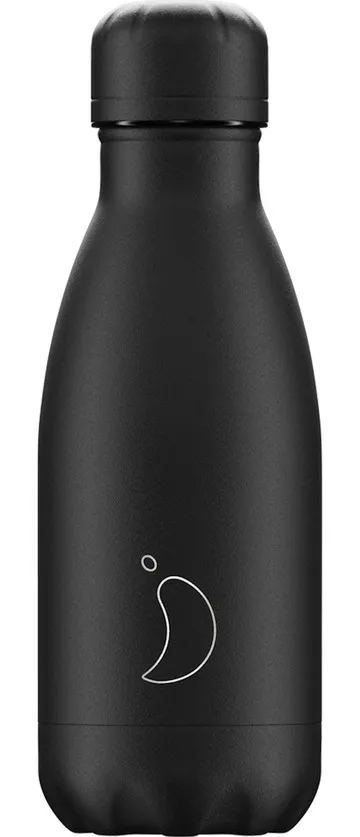 Schwarze Chillys Trinkflasche (260ml) mit silbernem Logo. Die Flasche hat eine abgerundete Form und einen schwarzen Deckel.