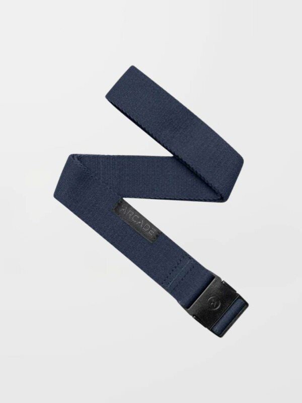 Ceinture bleue Arcade Ranger Ceinture bleue Arcade Ranger Youth avec boucle noire en forme de Z sur fond clair.