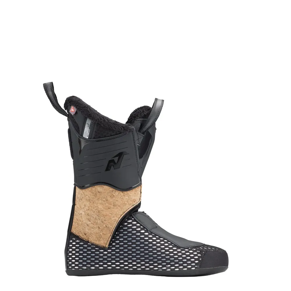 Inner boot of the Nordica HF 85 W GW ski boot, side view. Materials: cork, fabric and plastic.