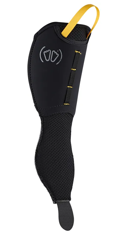 Black Sidas Comfort Fit Tongue Evo with yellow loop and logo for ski boots, thermoformable for precise fit and comfort.