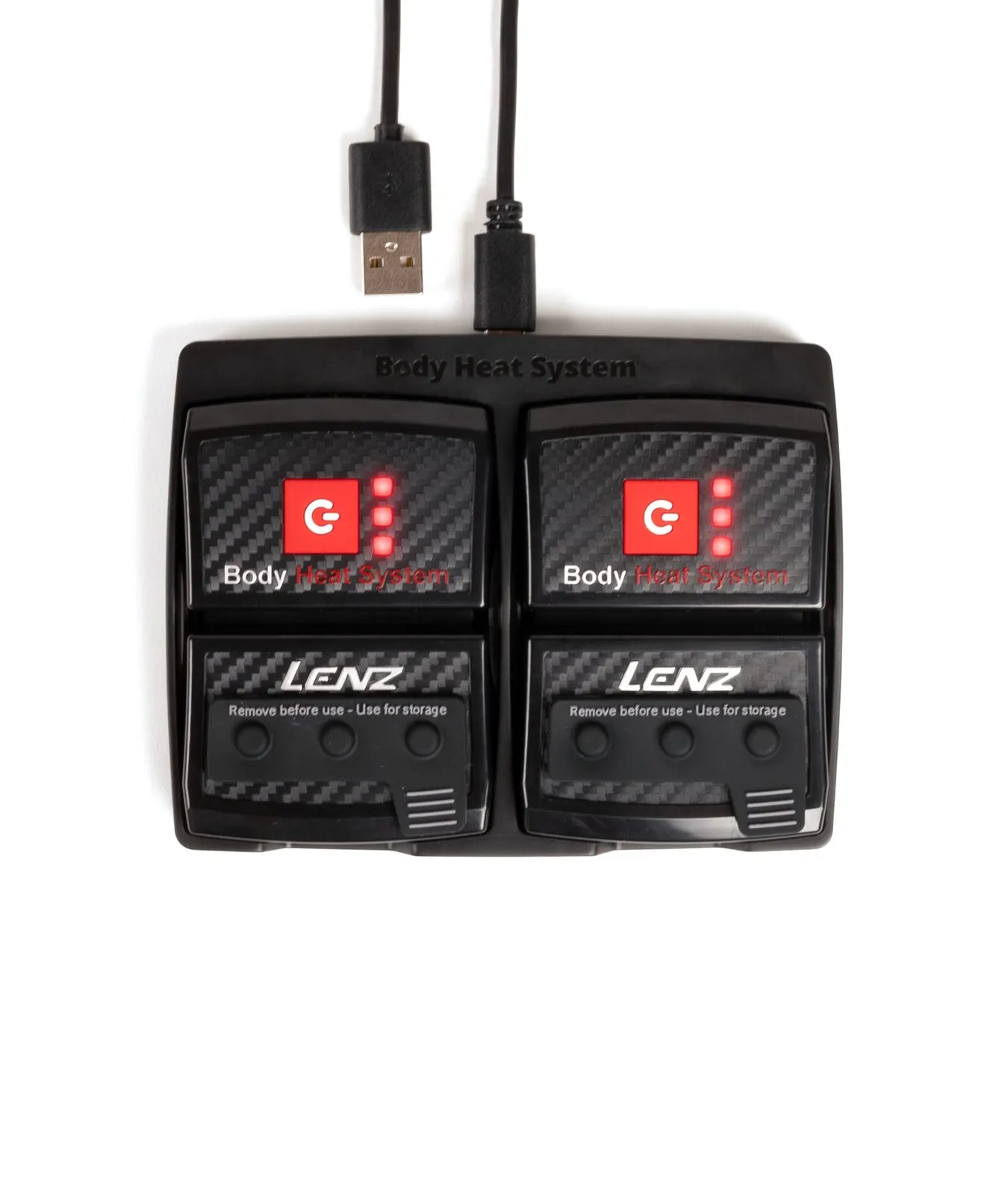 Schwarzes Ladegerät für ein Heizsystem mit vier Fächern und zwei USB-Kabeln, vor einem weißen Hintergrund.