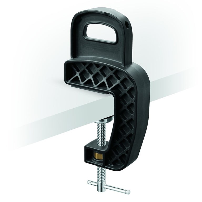 Schwarze Ski Vise Detailaufnahme Schwarze Toko Express BC Ski Vise Centerpiece auf weißem Untergrund. Detailaufnahme der Schraubzwinge mit Griff und geriffelter Struktur.