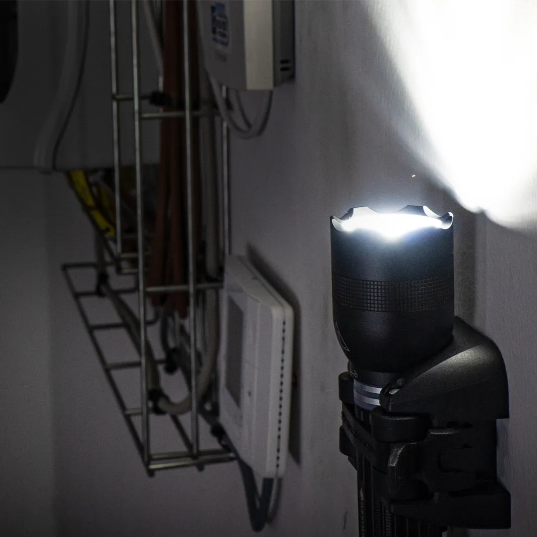 Suprabeam Q5xrs Defend Flashlight, 2000 lm, with Charging Station