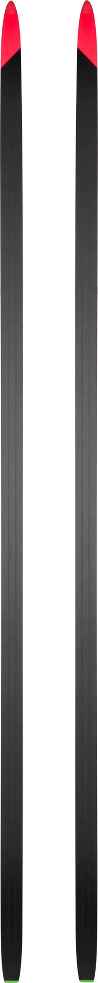 Zwei X-IUM Skating Premium Ski, schwarz mit roter Spitze und grünem Ende, nebeneinander vor einem weißen Hintergrund.