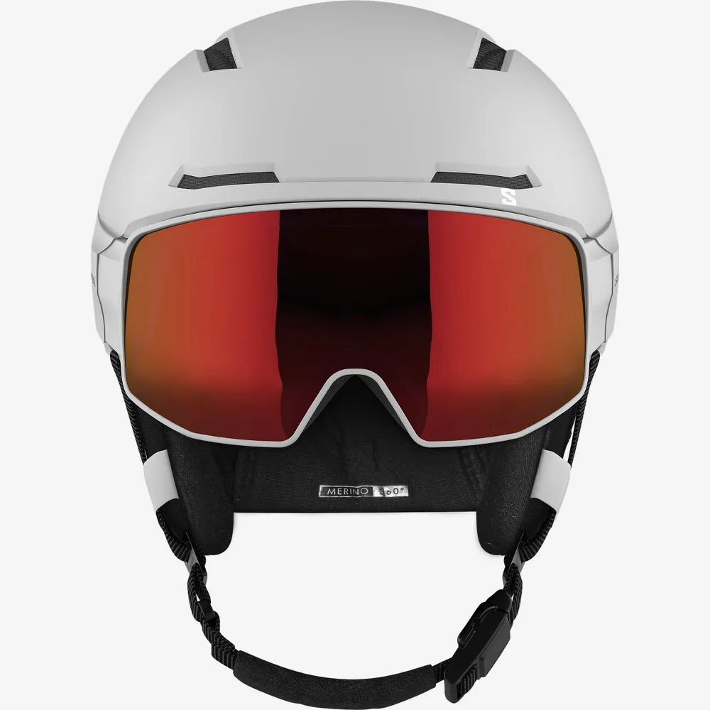 Casco da sci bianco con visiera rossa, vista frontale.