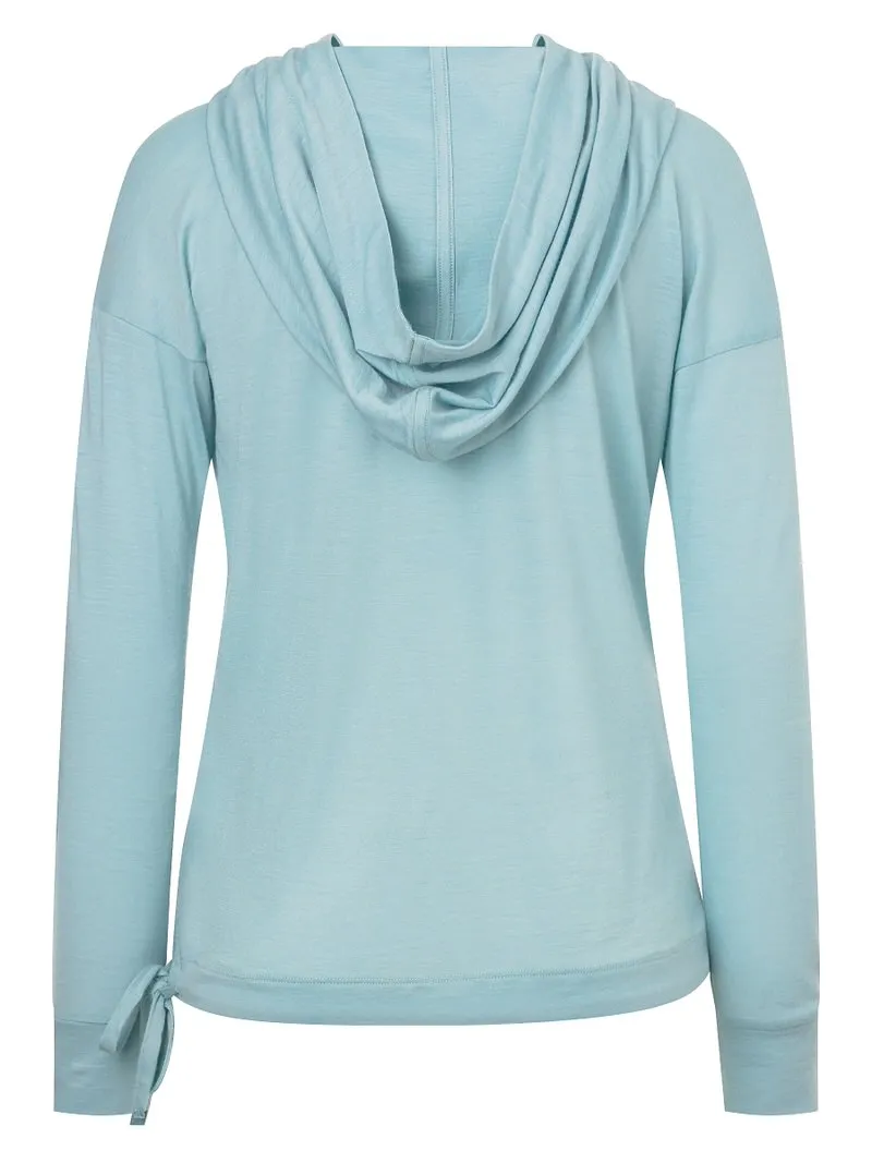 Hoodie bleu clair à manches longues avec capuche, vu de dos, avec laçage sur un côté.