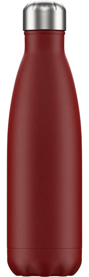 Eine rote, matte Chillys Trinkflasche mit silberfarbenem Deckel vor weißem Hintergrund.