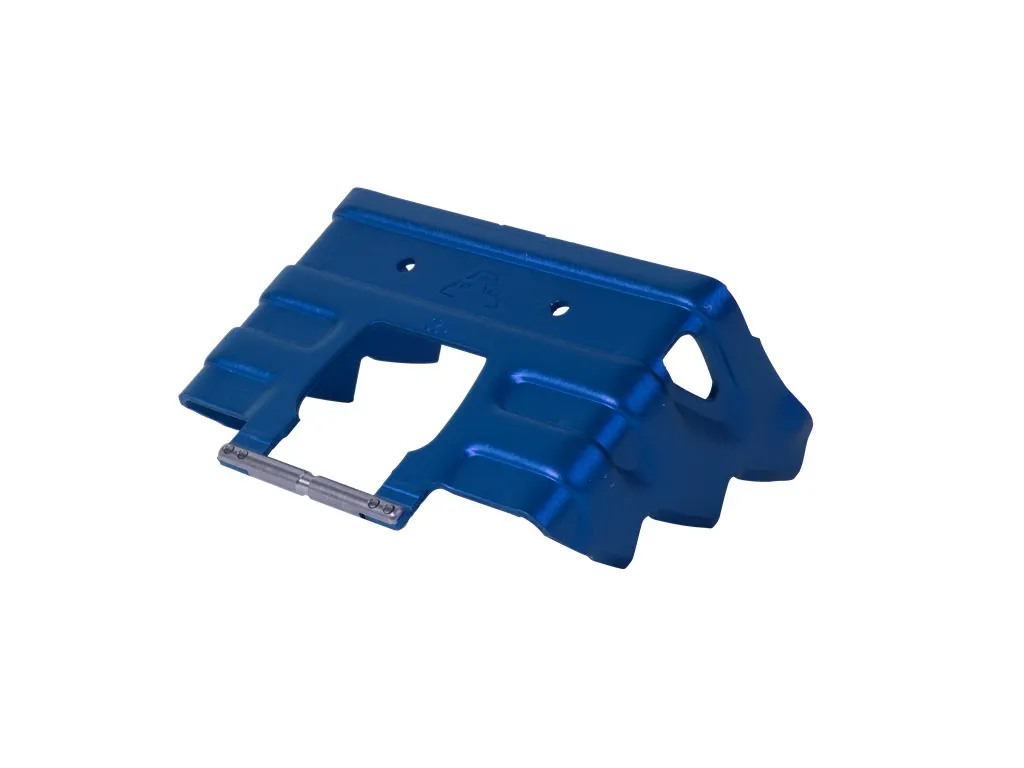 Couteaux bleus Dynafit avec dents et une goupille en métal pour la randonnée à ski.