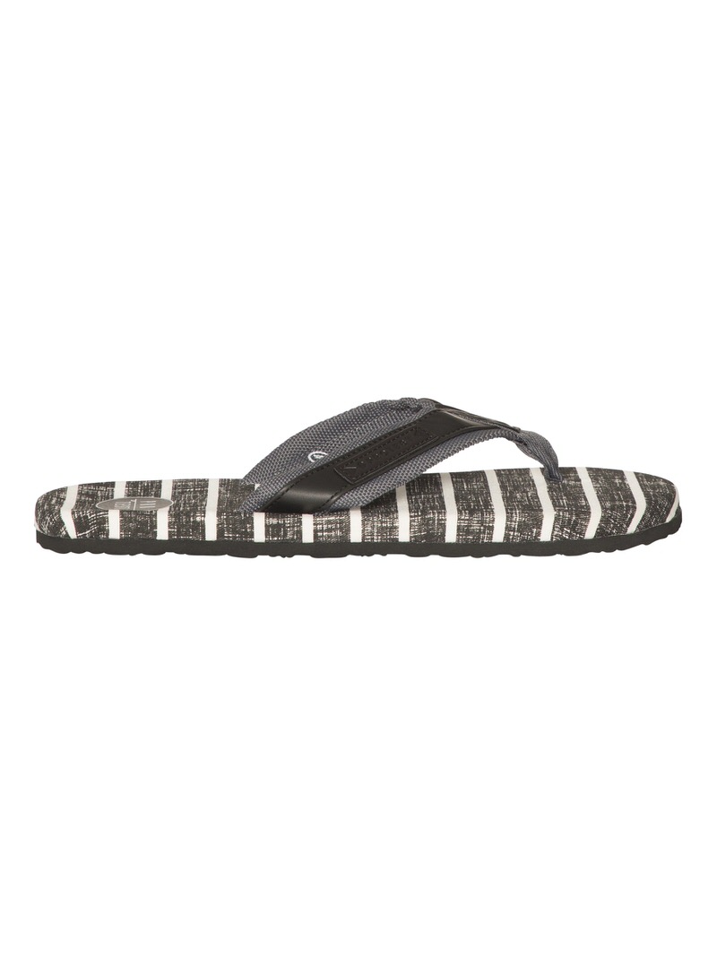 Schwarzer Protest Jaxson Flip-Flop mit gestreifter Sohle und grauem Riemen von oben.