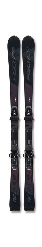 Schwarze Fischer Ski Draufsicht auf ein Paar schwarze Fischer Brilliant RC One Ski mit montierter Bindung.