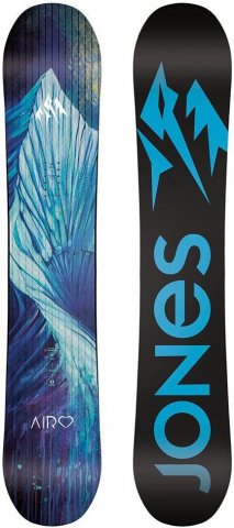Zwei Jones Airheart Snowboards: Eines mit Bergmotiv, das andere mit dem Jones-Logo.