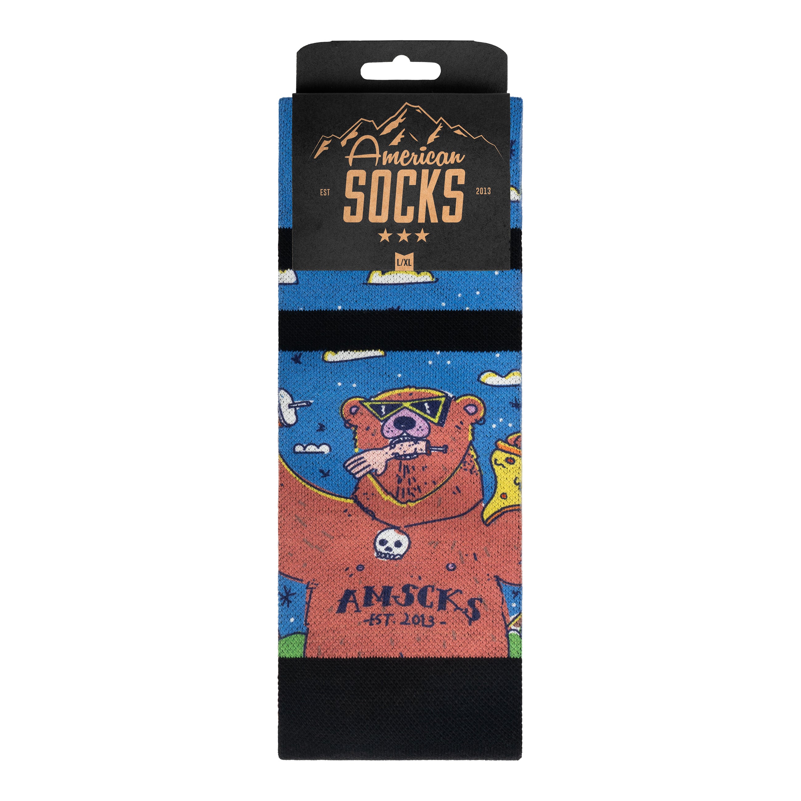 Bär-Motiv Snow Socks Verpackte, kniehohe Snow Socks mit Bär-Motiv, der Pizza isst, Wolken, Sterne und dem Schriftzug "American Socks".