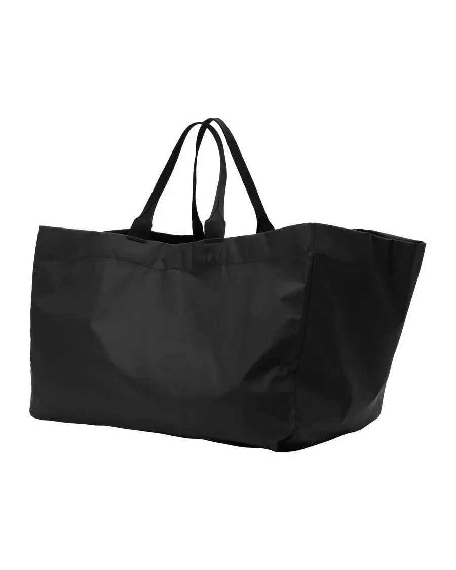Sac fourre-tout Surf Essential noir Douchebags avec poignées, volume 80L, imperméable, détaché sur fond blanc.