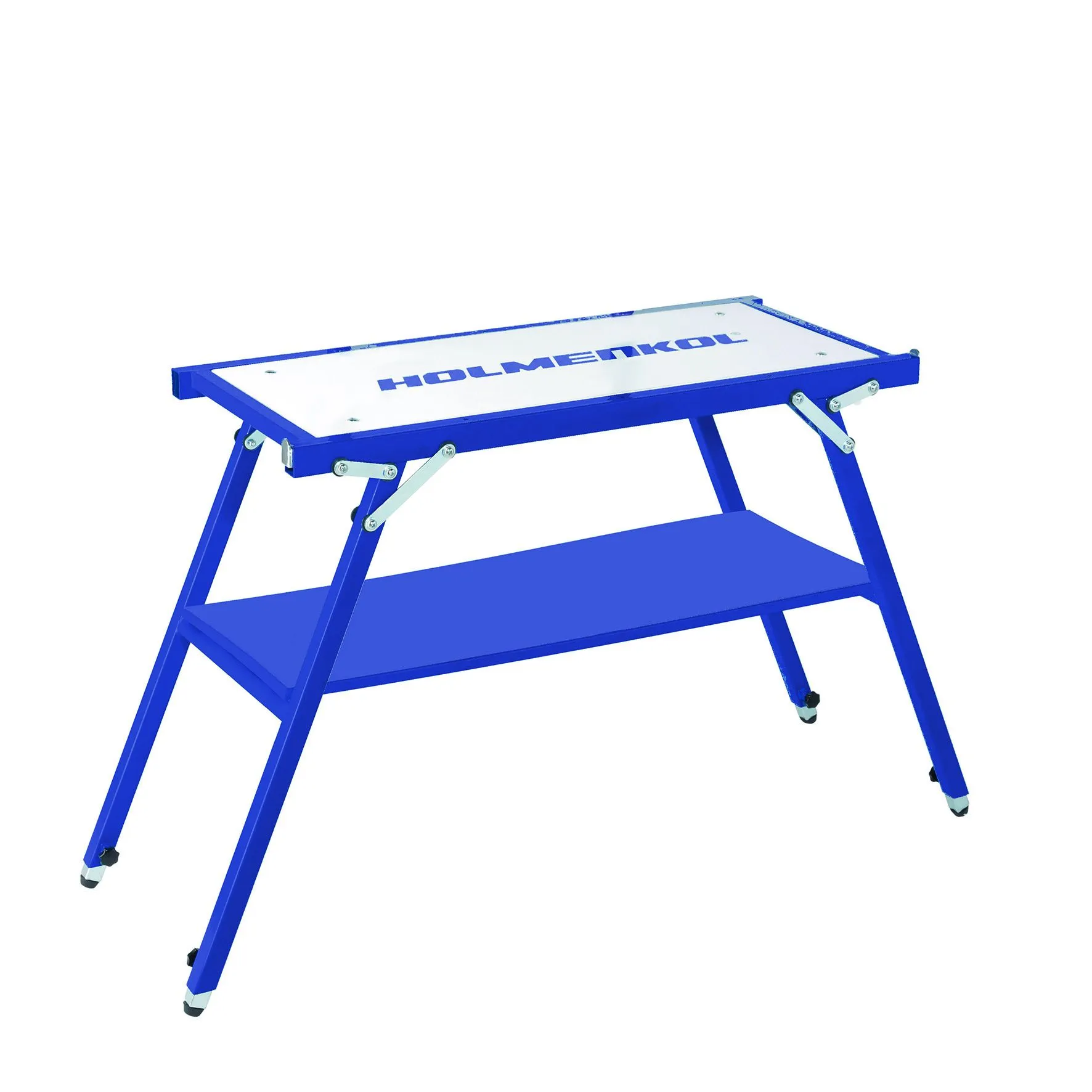 Ein blauer, zusammenklappbarer Wachstisch mit weißer Oberfläche und blauem "HOLMENKOL"-Schriftzug. Er besitzt eine untere Ablagefläche und stabile Metallbeine mit Gummikappen, die den Tisch für Skiservice mobil und platzsparend machen.
