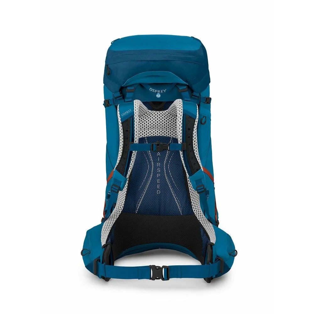 Rückseite eines blauen Wanderrucksacks mit weißem, atmungsaktivem Netzsystem für Rücken und Schultergurte. Orange Akzente an den Seiten, schwarze verstellbare Riemen. Hüftgurt mit Schnalle, ideal für Komfort auf Touren.