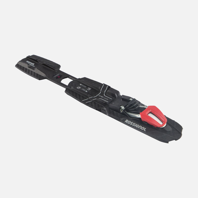 Schwarze Rottafella Classic Quicklock IFP Bindung mit rotem Hebel, diagonale Ansicht. Quicklock Schriftzug gut erkennbar.
