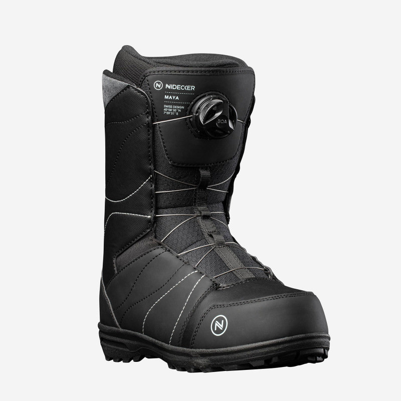Schwarzer Nidecker Maya Snowboard Boot mit Boa-Schnürsystem, Frontansicht.