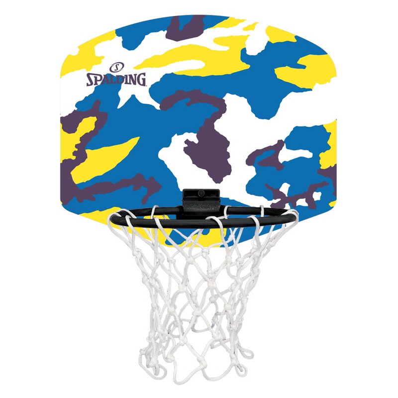 Mini Basketballkorb mit Camouflage-Muster, Netz und schwarzem Ring.