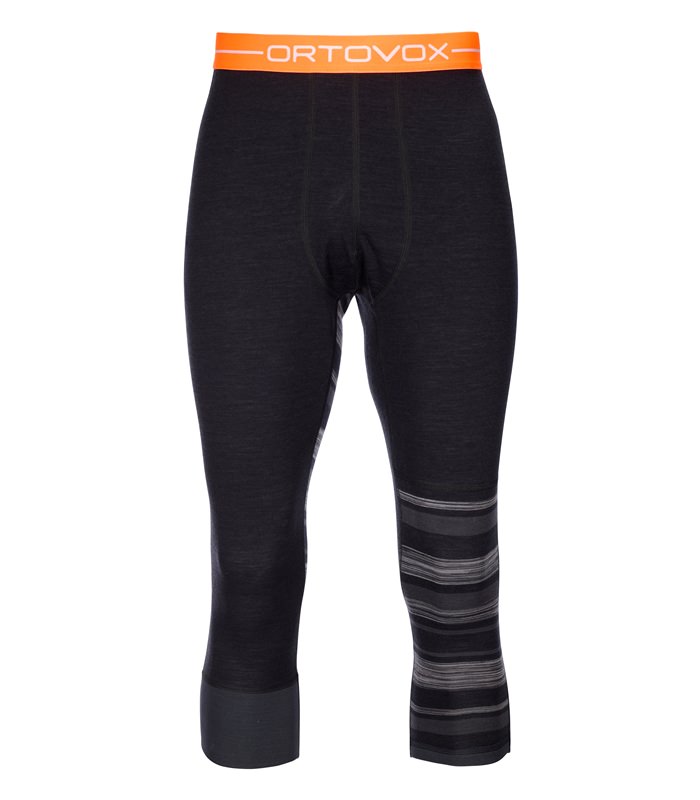 Schwarze Ortovox 210 Supersoft Short Pants für Herren, mit orangefarbenem Bund und grau gestreiften Details am Bein.
