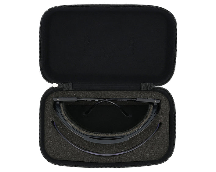 Occhiali da sole sintetizzatori neri in una custodia nera aperta con inserto in schiuma.