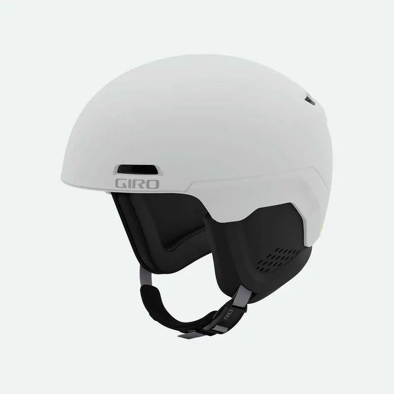 Matter, weißer Giro Owen Women Skihelm mit schwarzen Ohrpolstern und Giro Logo.