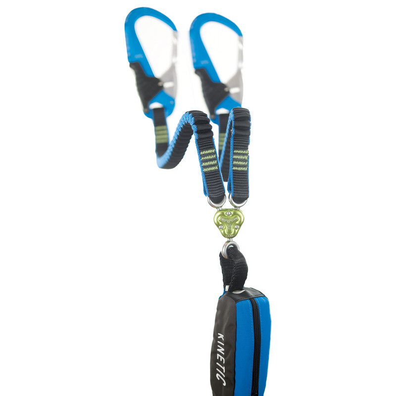 Klettersteigset Kinetic Gyro Rewind Pro mit Bandfalldämpfer, Karabiner und elastischen Sicherungsarmen mit dreifachem Wirbelgelenk.
