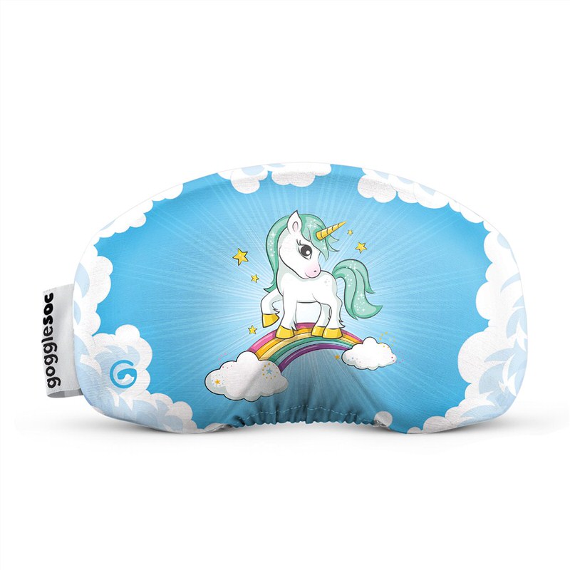Brillenüberzug mit Einhorn auf Regenbogen vor blauem Himmel mit Wolken.