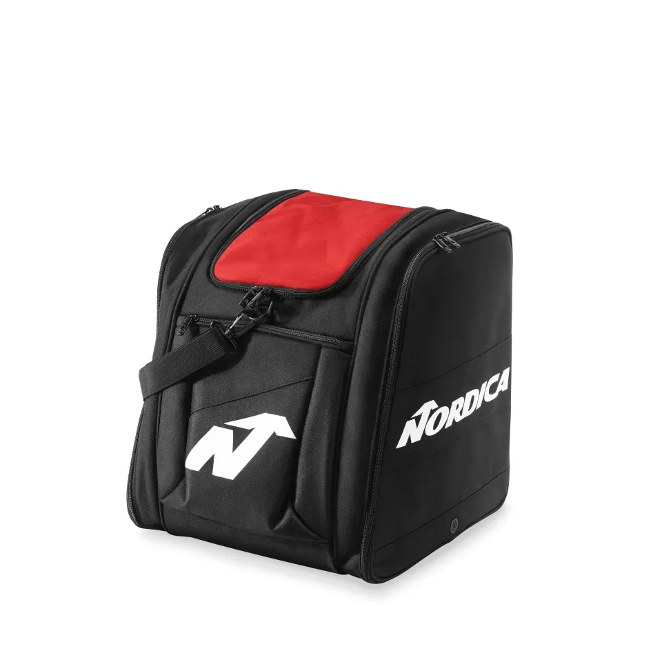 Schwarzer Nordica Boot Backpack mit rotem Deckel, Logo und Tragegurt, geeignet für Skischuhe und Zubehör.
