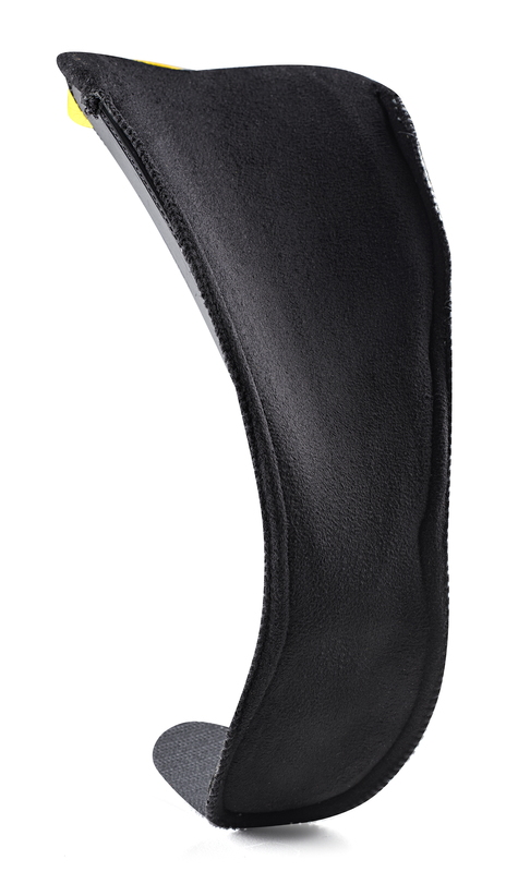 Poggiatesta curvo nero con rivestimento in tessuto, vista di profilo su sfondo bianco.