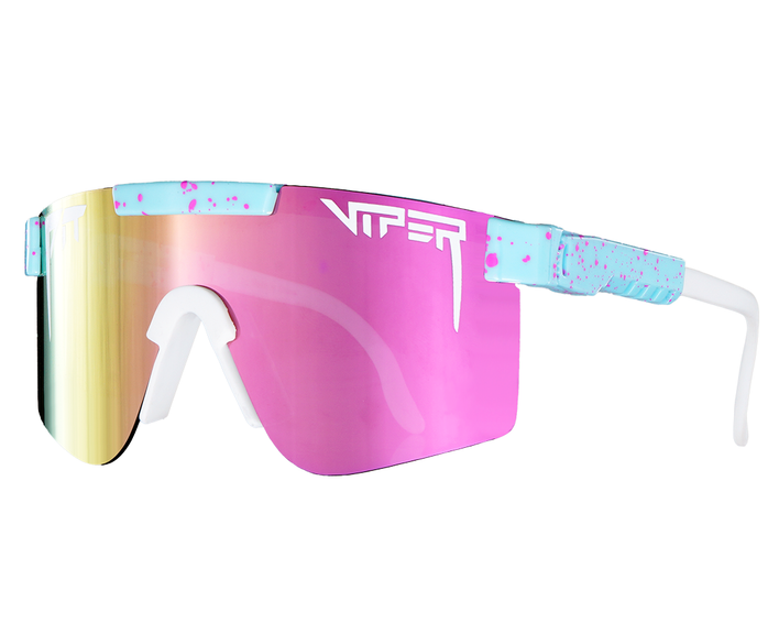 Les lunettes de soleil Gobby Polarized : des verres roses, des branches colorées et une monture blanche.