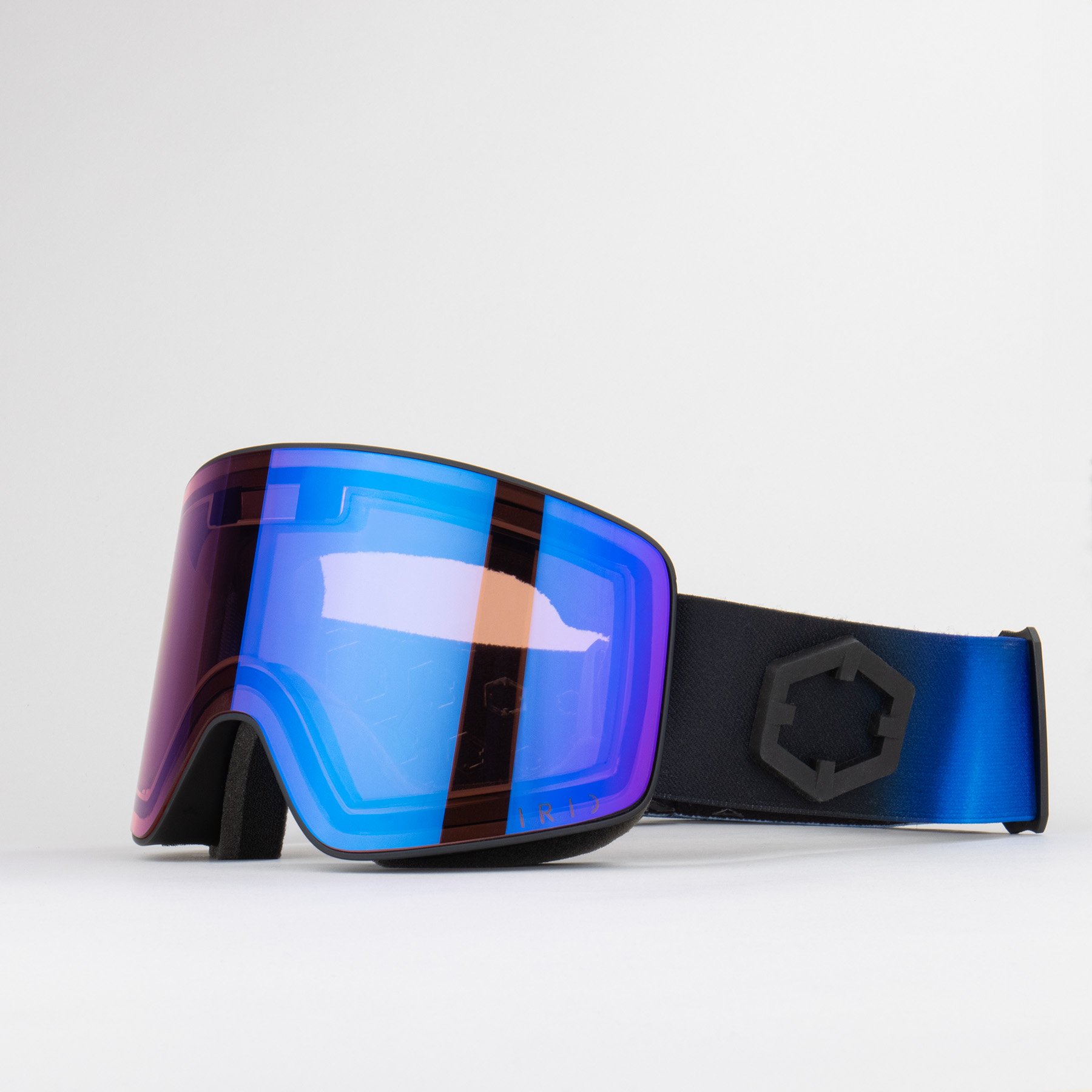 Skibrille Electra 2 Blur Skibrille Outof Electra 2 Blur Irid Blue mit blau-lila schimmernder Linse und blauem Band von der Seite.