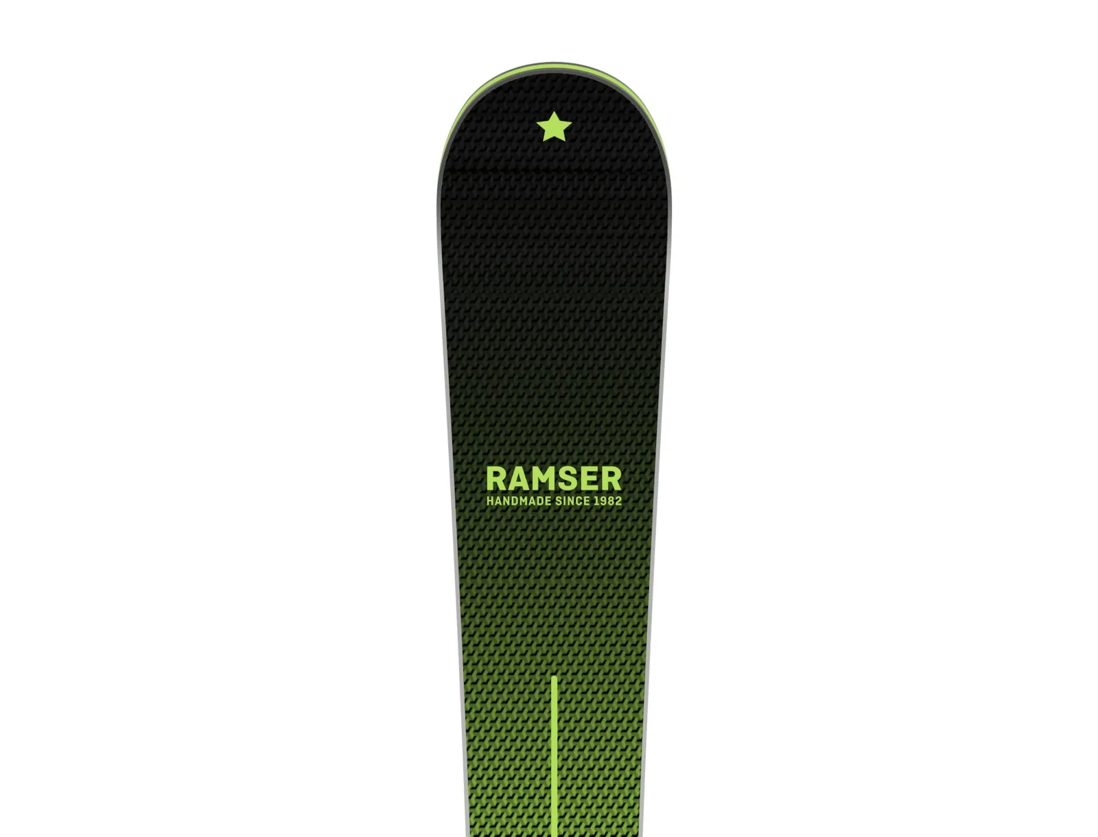Vista dettagliata di uno sci Ramser Green LTD. Il design è verde e nero con il logo Ramser. Lo sci ha un'applicazione a stella.