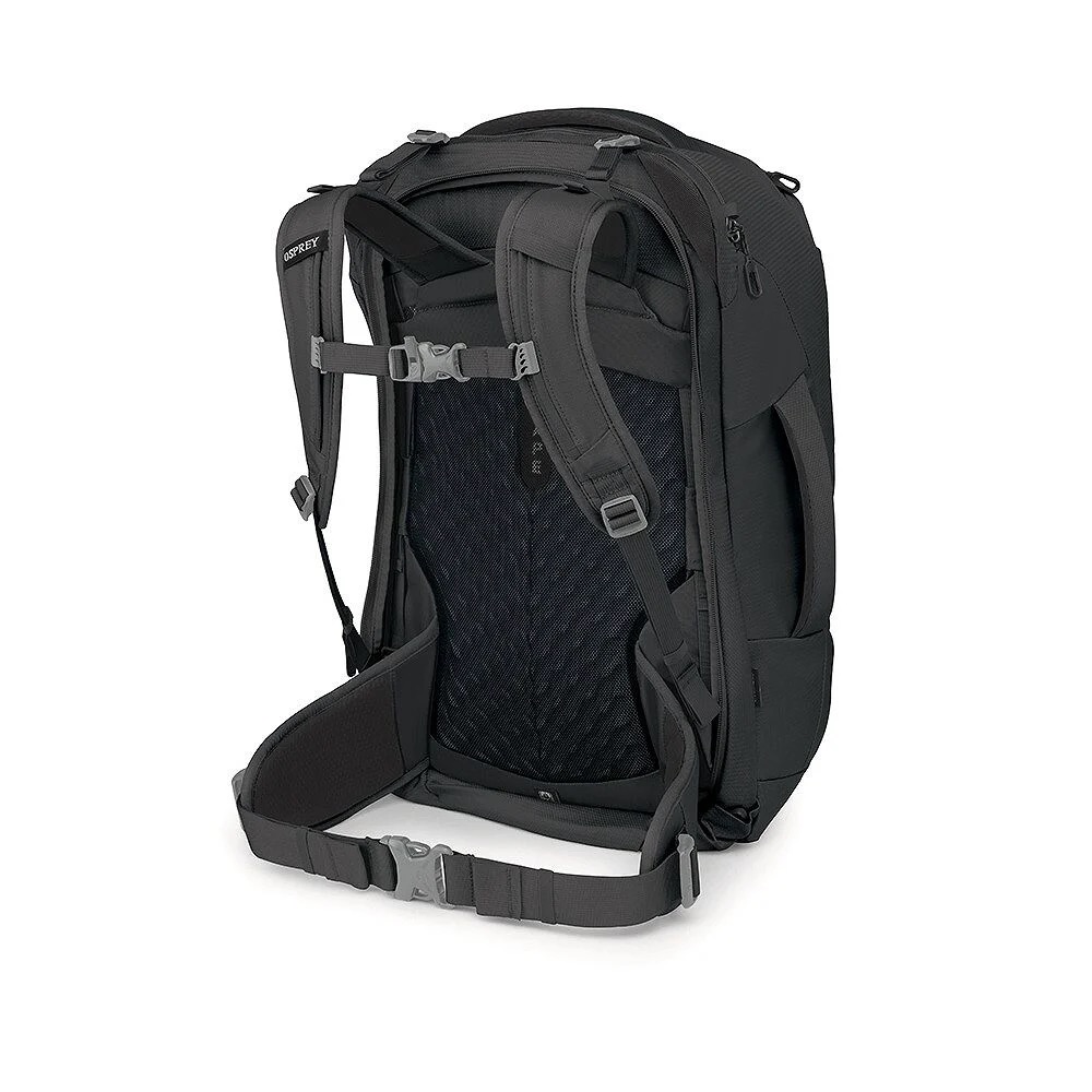 Rückansicht eines schwarzen Osprey Fairview 40 Reiserucksacks. Sichtbar: gepolsterte, verstellbare Schultergurte, atmungsaktives Netzrückenpaneel zur Ventilation sowie ergonomischer Hüftgurt mit Schnalle für hohen Tragekomfort.