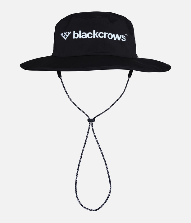 Schwarzer Boonus Hat mit breiter Krempe und Kordel, Logo von Black Crows in Weiss.
