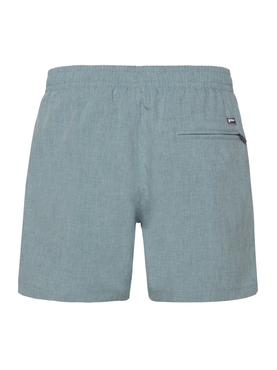 Hellblaue kurze Hose, von hinten mit Gummibund und einer Reißverschlusstasche rechts.