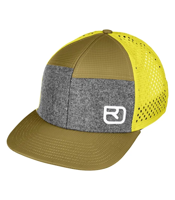 Green-grey trucker cap with mesh part, logo on the side. The visor and front part are green, the side is yellow.