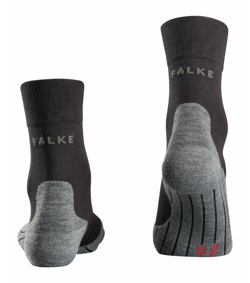 Due calzini da running RU4 da uomo neri con imbottitura grigia e scritta "Falke" sul retro.