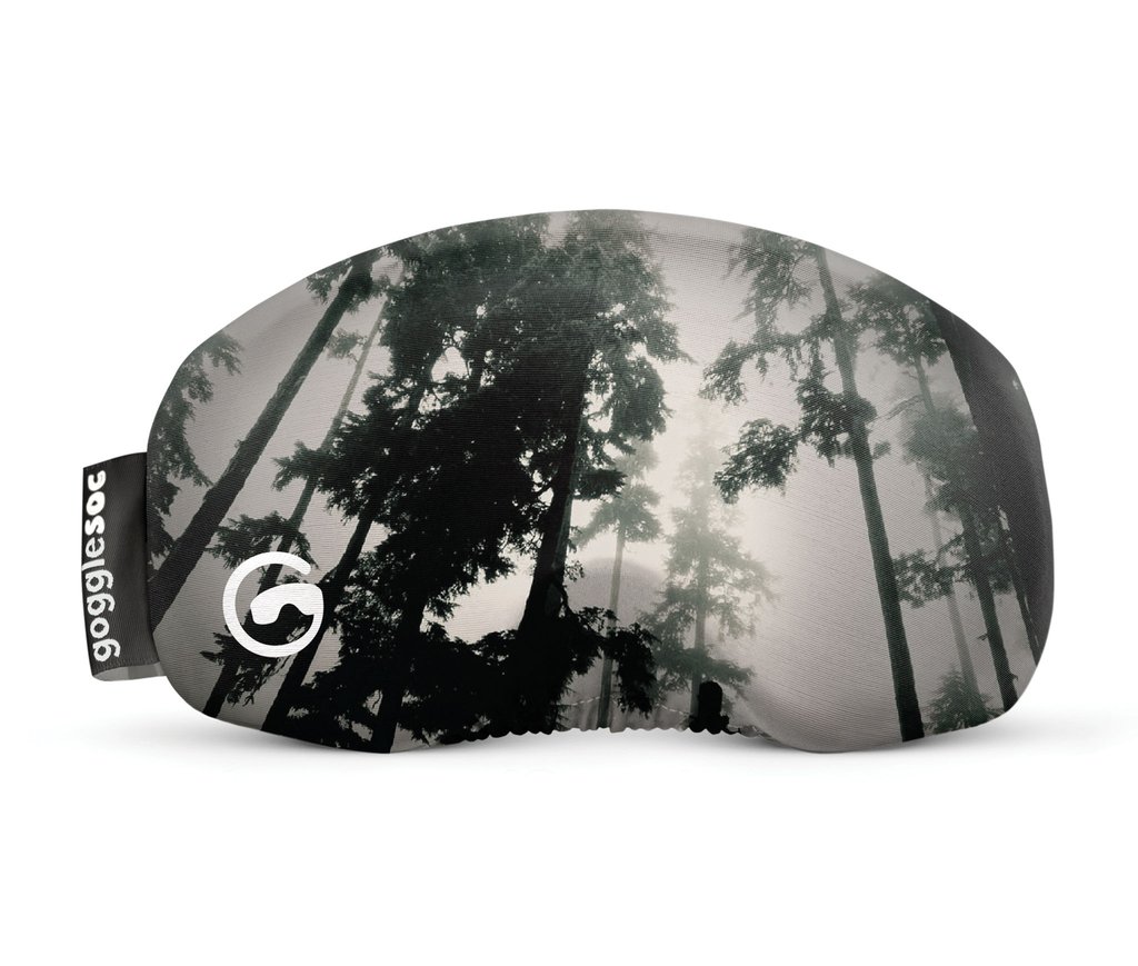 Brillen-Schutzhülle "Misty Soc" mit Waldmotiv im Nebel und Hersteller-Logo.