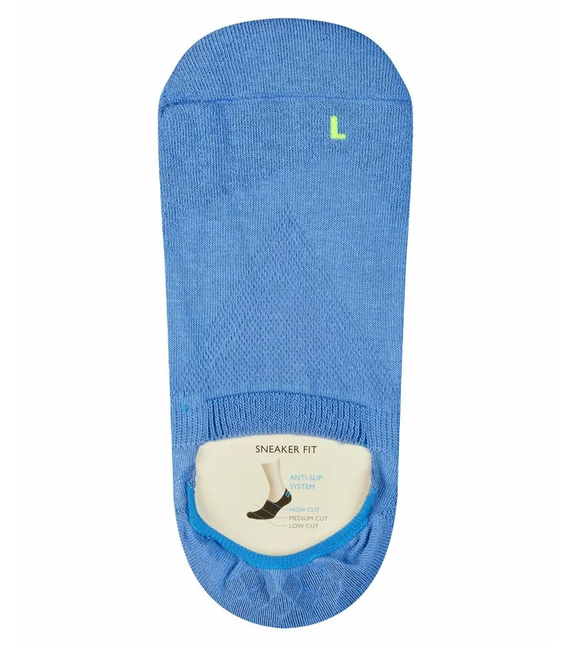 Blue women's booties with "L" marking and information on sneaker fit.