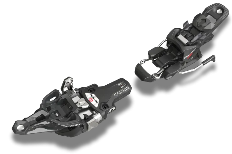 Schwarze Fritschi Tecton 13 Touren-Ski-Bindung mit grauen Akzenten, seitlich versetzt auf weißem Hintergrund.